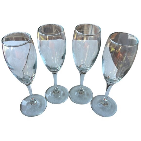 Set of 4 Clear 6 oz. Stemmed Sparkling Wine Drinking Glasses 7.5 Inches Tall - Picture 3 of 8